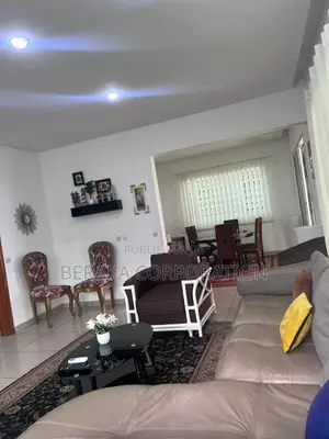 Meublé 4chbre Duplex dans Beraka Corporation, Cocody à Louer