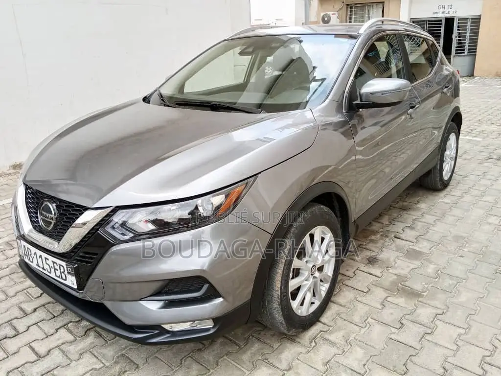 Nissan 100 2011 Gris