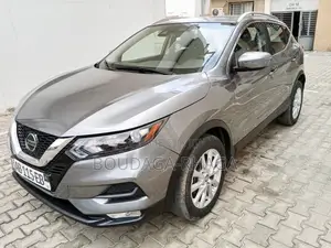 Nissan 100 2011 Gris