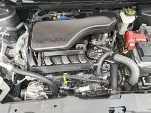 Nissan 100 2011 Gris
