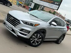 Hyundai Tucson SE 2021 Gris