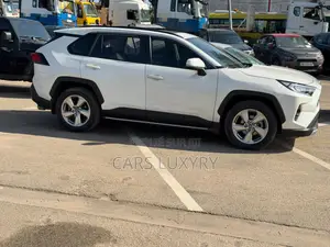 Toyota RAV4 XLE Premium 2021 Blanc