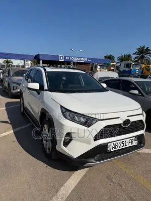 Toyota RAV4 XLE Premium 2021 Blanc