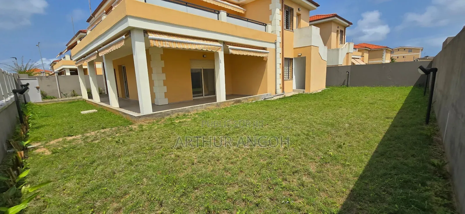 4chbre Villa dans Villa Duplex 5, Grand-Bassam à Louer
