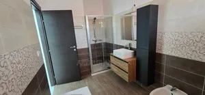 4chbre Villa dans Villa Duplex 5, Grand-Bassam à Louer