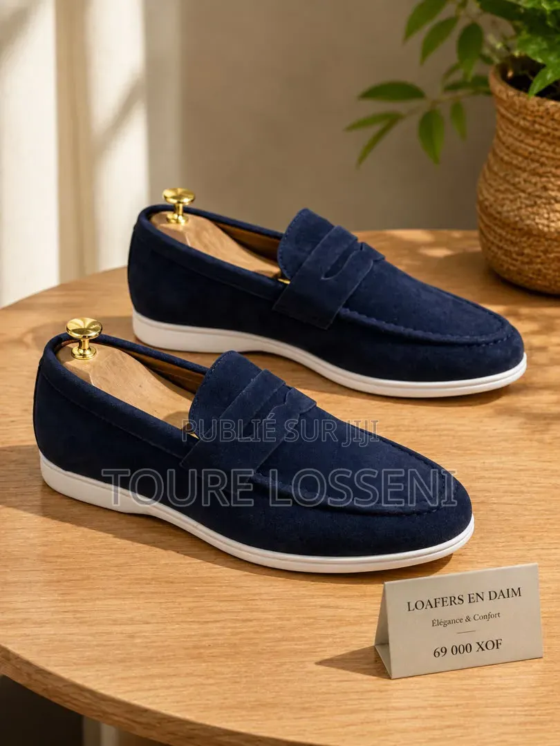 Vente De Chaussures Et Vêtements