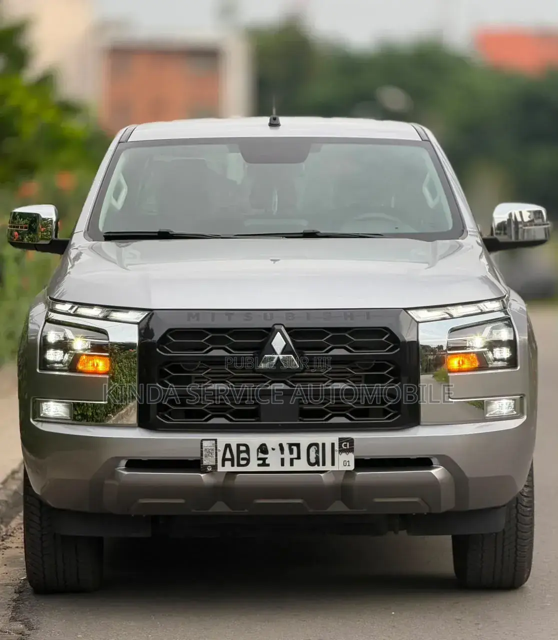 Mitsubishi Montero 2025 Gris