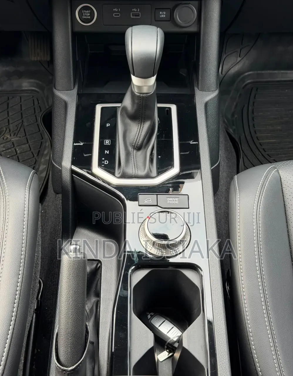 Mitsubishi Montero 2025 Gris