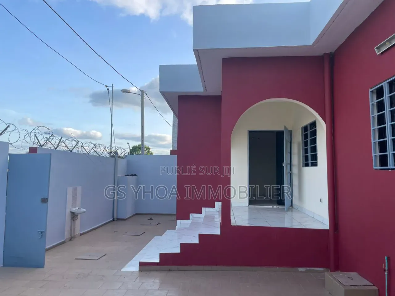 3chbre Villa dans Bouaké à Vendre