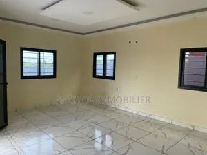 3chbre Villa dans Bouaké à Vendre