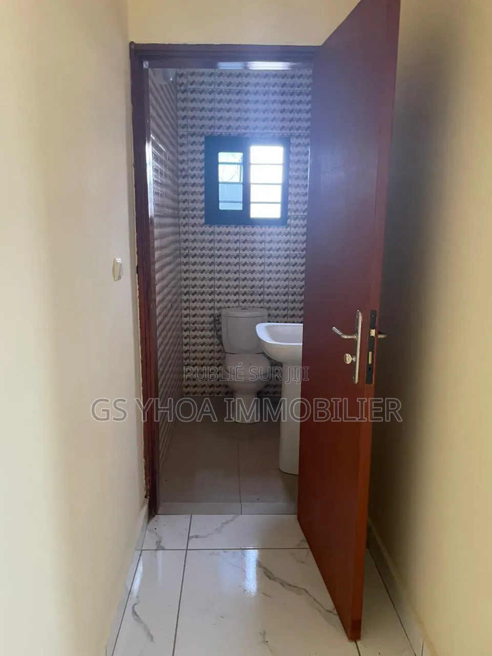 3chbre Villa dans Bouaké à Vendre