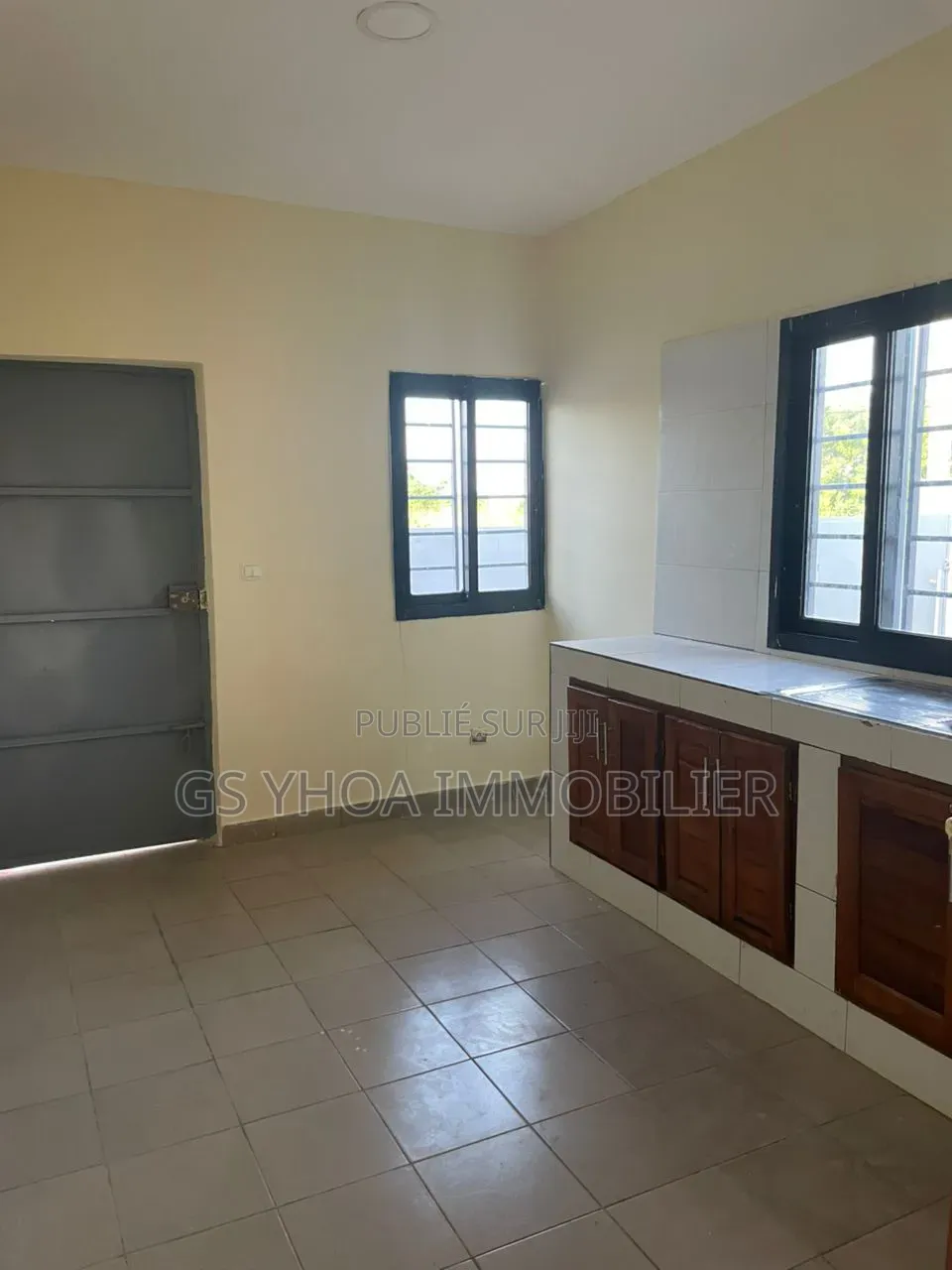 3chbre Villa dans Bouaké à Vendre