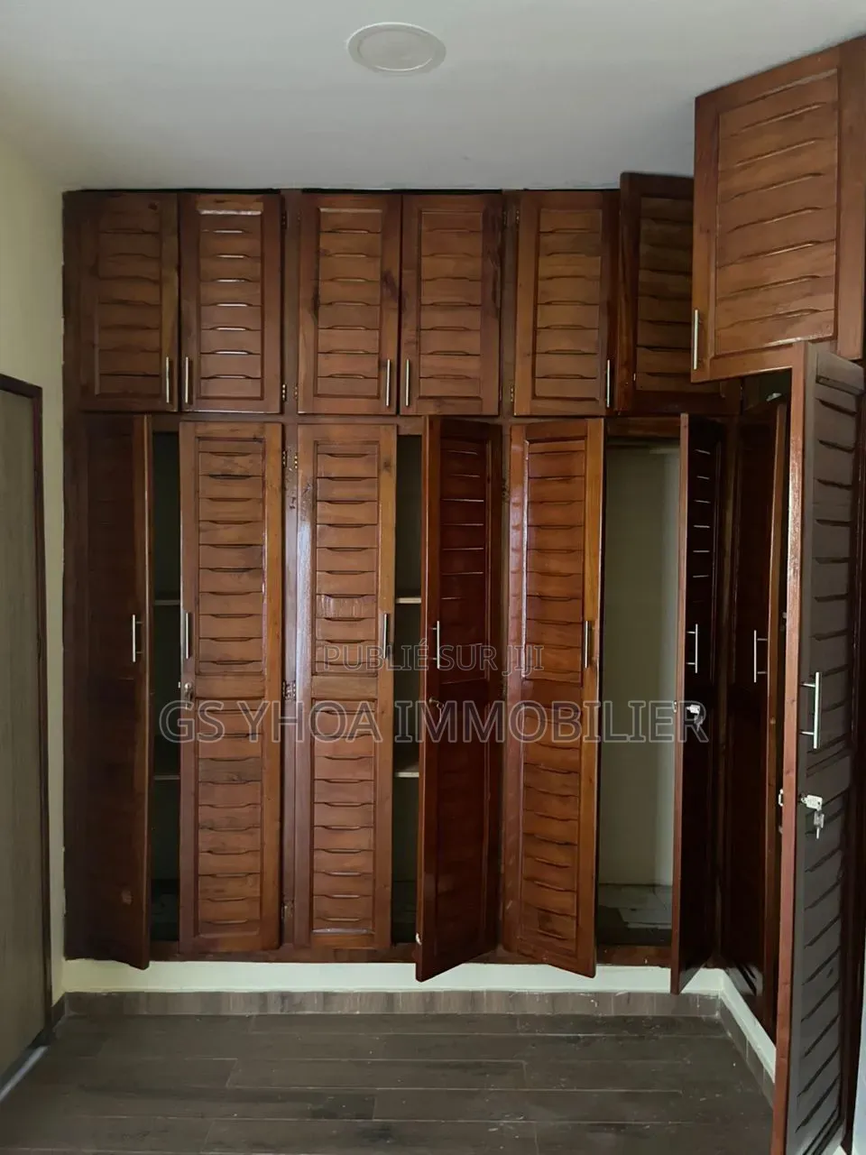 3chbre Villa dans Bouaké à Vendre