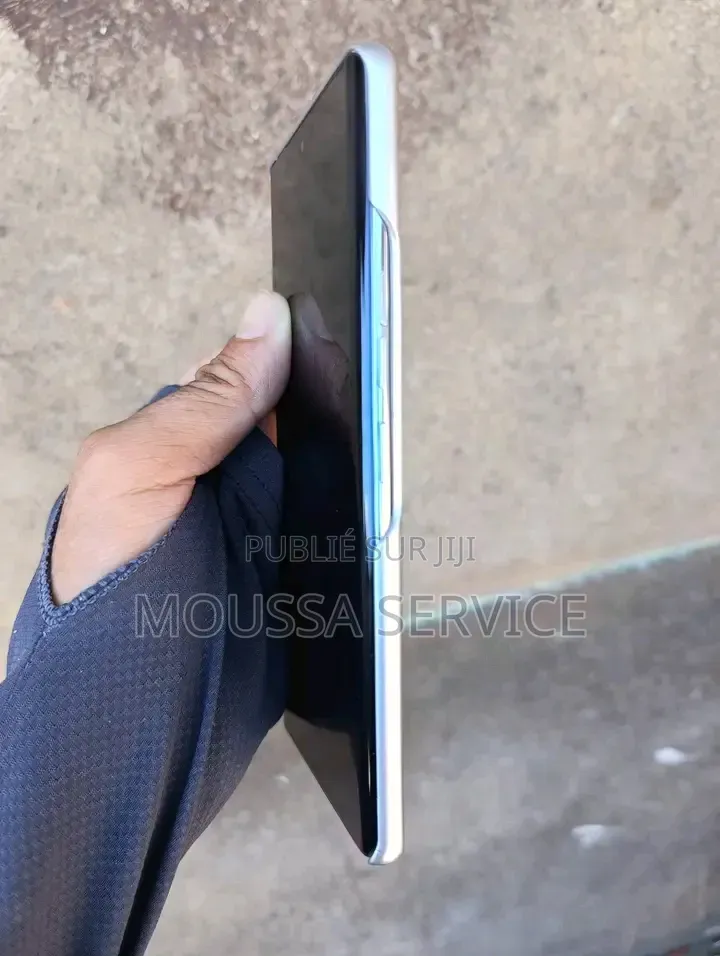 Nouveau Tecno Camon 40 Pro 4G 256 GB Bleu