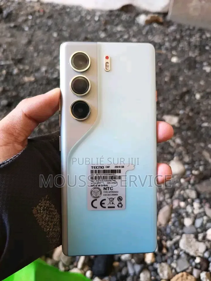 Nouveau Tecno Camon 40 Pro 4G 256 GB Bleu