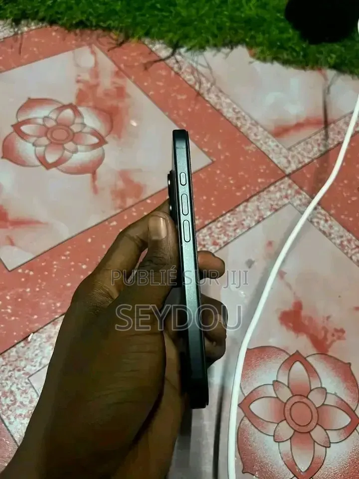 Nouveau Apple iPhone 16 256 GB Noir