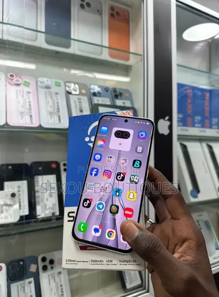 Nouveau Tecno Spark Slim 256 GB Blanc
