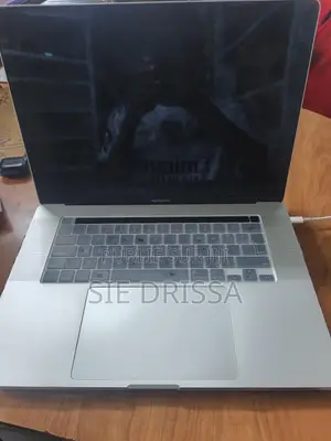 Nouveau Apple MacBook Pro 2019 16GB Intel Core i7 SSD 512GB