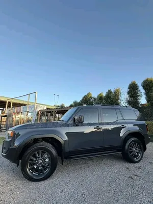 Nouveau Toyota Land Cruiser 76 Series 2023 Doré
