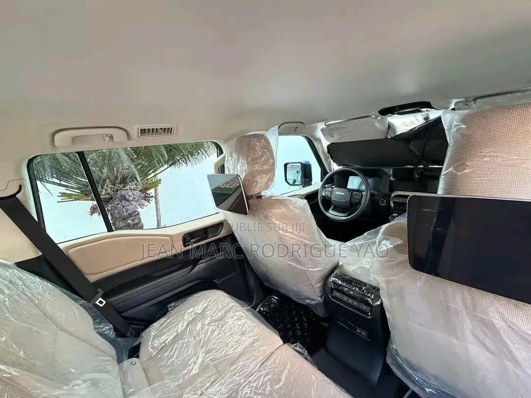 Nouveau Toyota Land Cruiser 76 Series 2023 Doré
