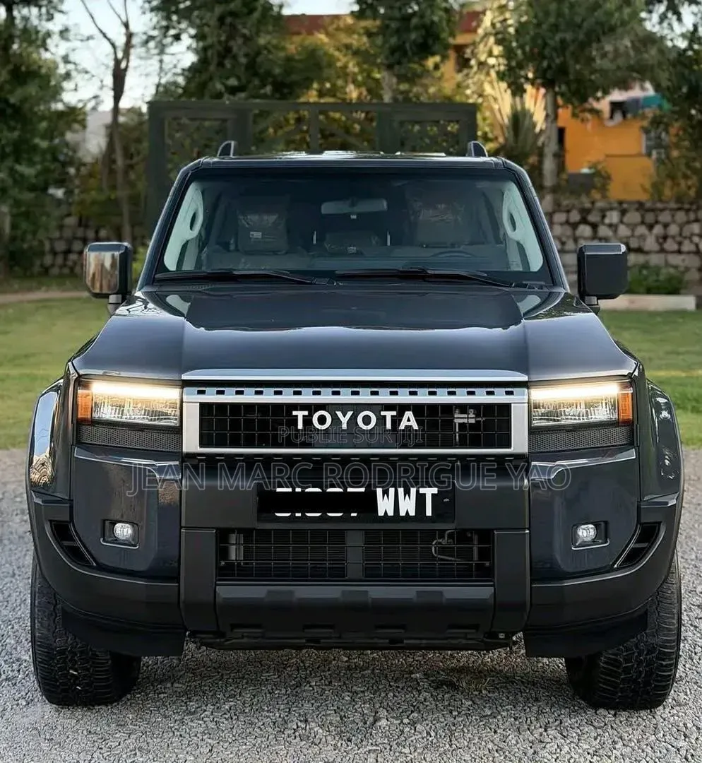 Nouveau Toyota Land Cruiser 76 Series 2023 Doré