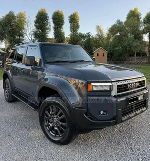 Nouveau Toyota Land Cruiser 76 Series 2023 Doré