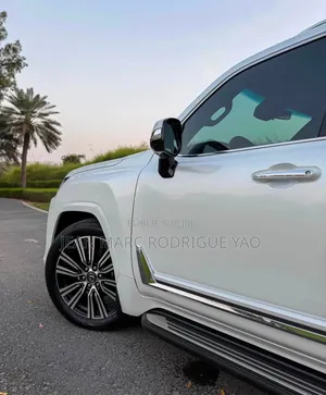 Nouveau Lexus LX 500d 2026 Blanc cassé