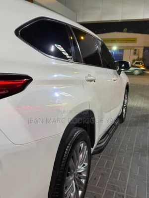 Nouveau Toyota Land Cruiser Prado 2024 Blanc cassé