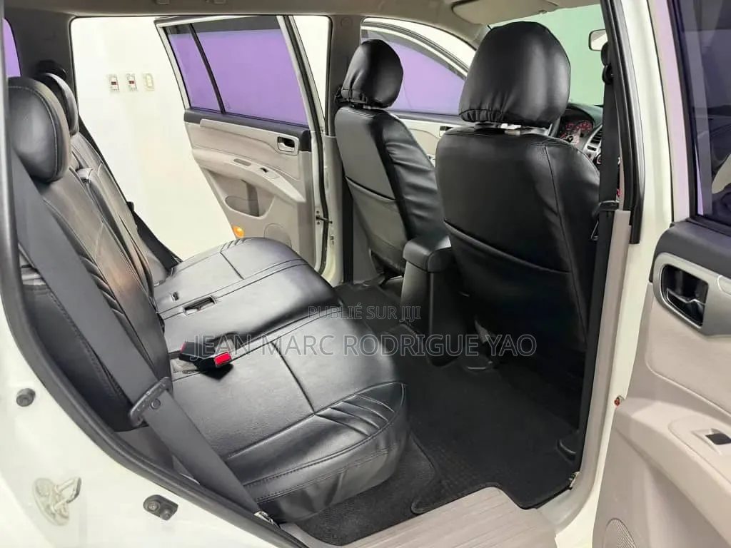 Mitsubishi Montero 2023 Blanc cassé