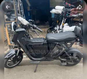 Nouveau Yamaha Crux 2024 Noir