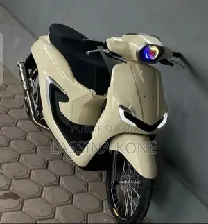 Nouveau Yamaha Crux 2024 Noir