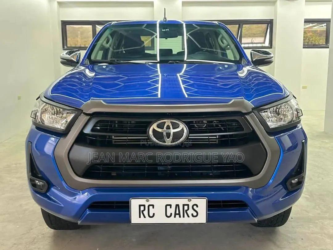 Nouveau Toyota Hilux 2025 Bleu