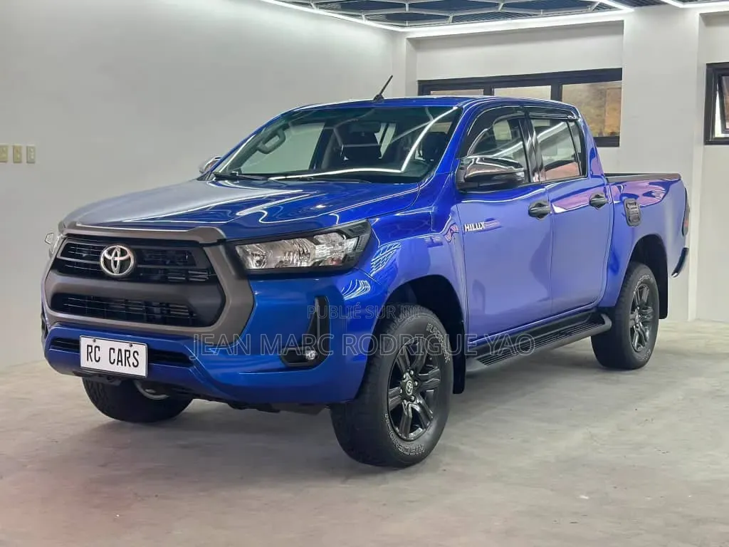 Nouveau Toyota Hilux 2025 Bleu