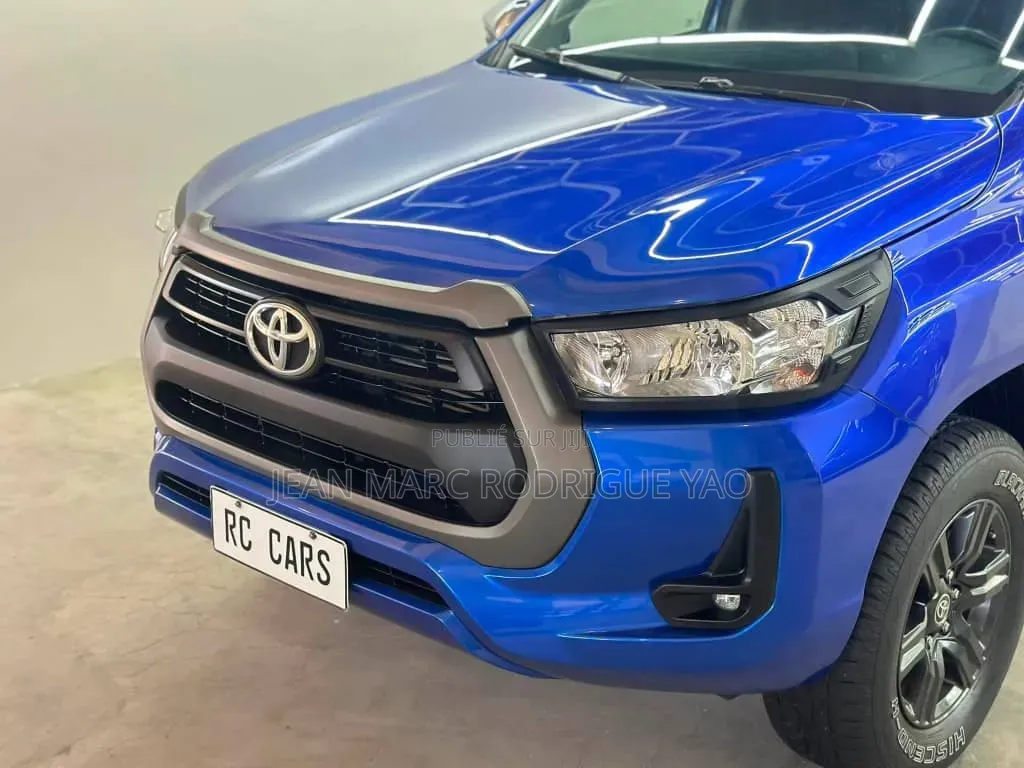Nouveau Toyota Hilux 2025 Bleu
