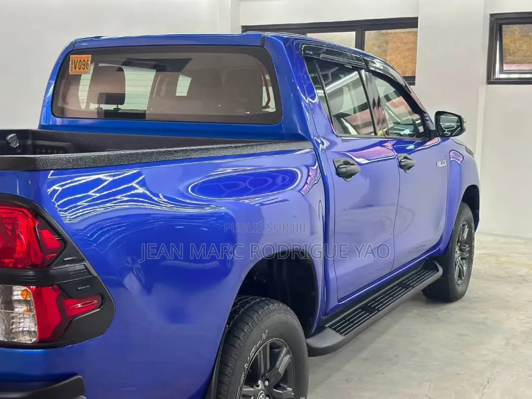 Nouveau Toyota Hilux 2025 Bleu