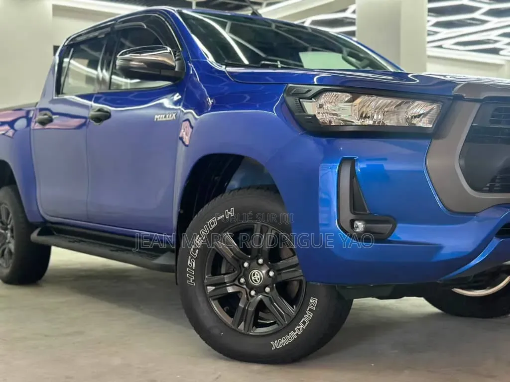 Nouveau Toyota Hilux 2025 Bleu
