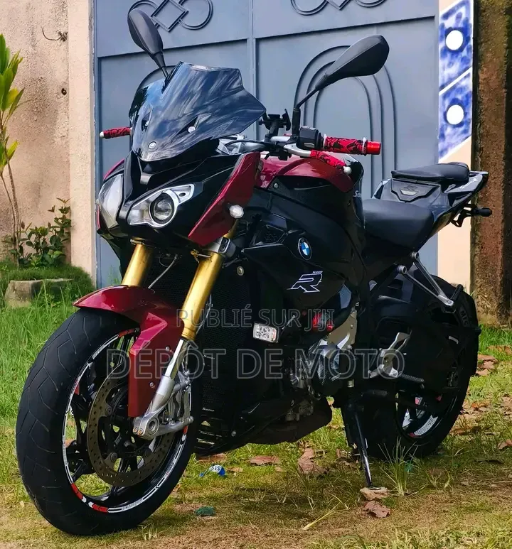 Nouveau BMW S 1000 R 2024 Noir