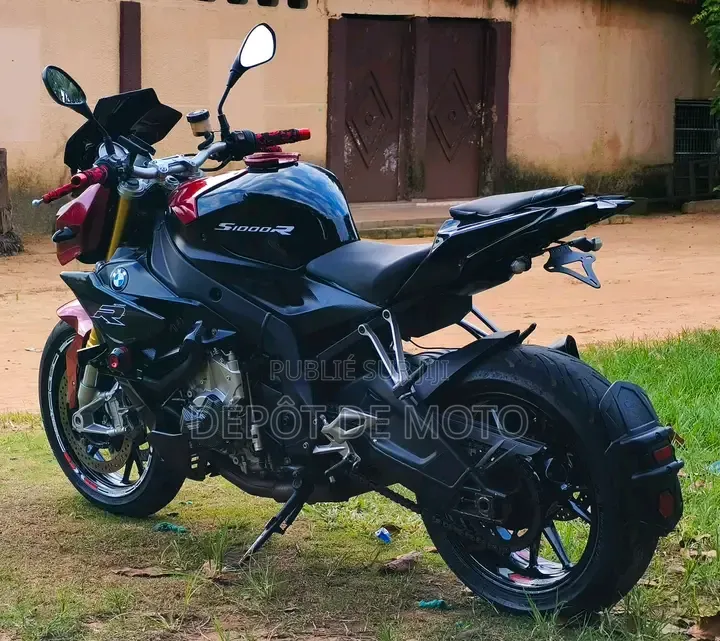 Nouveau BMW S 1000 R 2024 Noir