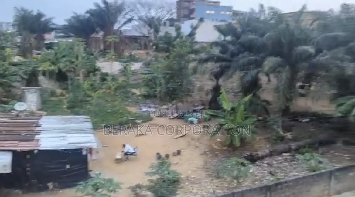 *COCODY RIVIERA M'BADON: Vente d'Un Terrain De 3788m2 a La Rivi