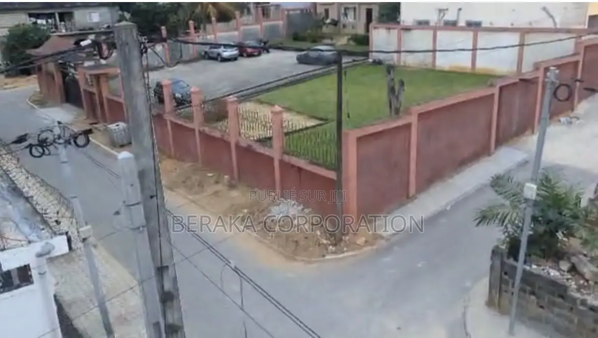 *COCODY RIVIERA M'BADON: Vente d'Un Terrain De 3788m2 a La Rivi