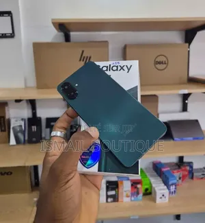 Nouveau Samsung Galaxy A17 128 GB Vert