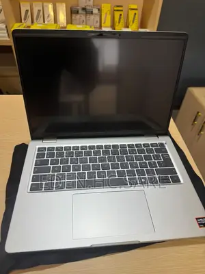 Nouveau Ordinateur portable Dell Pro Plus 14 32GB AMD Ryzen 5 SSD 512GB