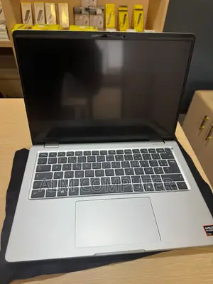 Nouveau Ordinateur portable Dell Pro Plus 14 32GB AMD Ryzen 5 SSD 512GB