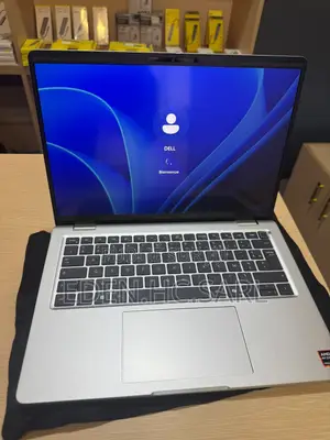 Nouveau Ordinateur portable Dell Pro Plus 14 32GB AMD Ryzen 5 SSD 512GB