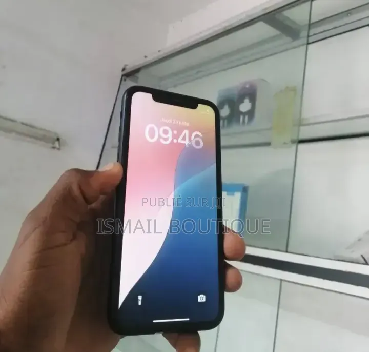 Nouveau Apple iPhone XR 64 GB Noir