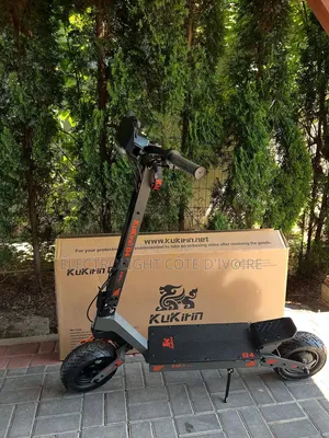 Nouveau Yamaha Crux 2022 Gris