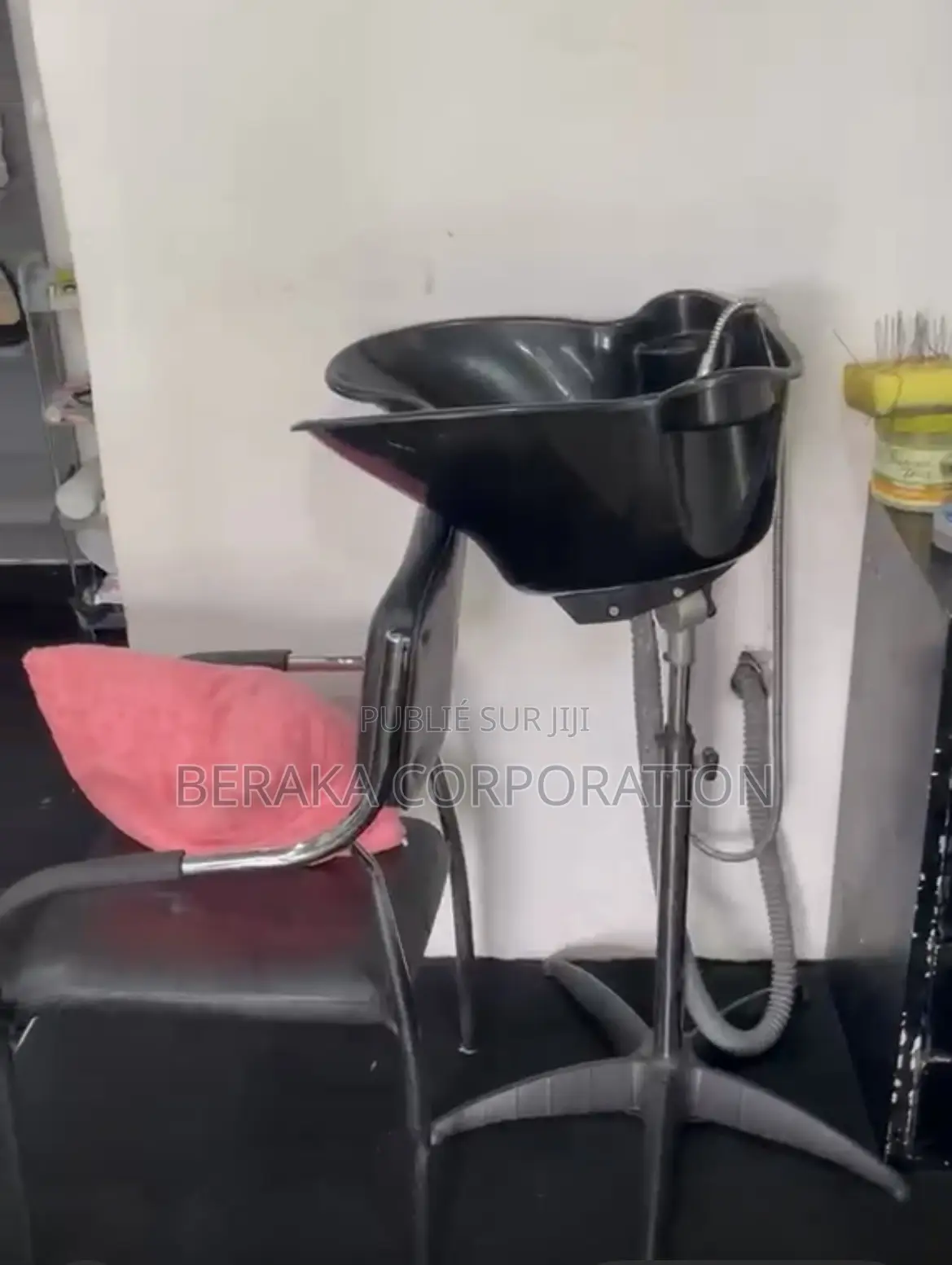 * À CÉDER – Salon De Coiffure Mixte (Hommes Femmes) –