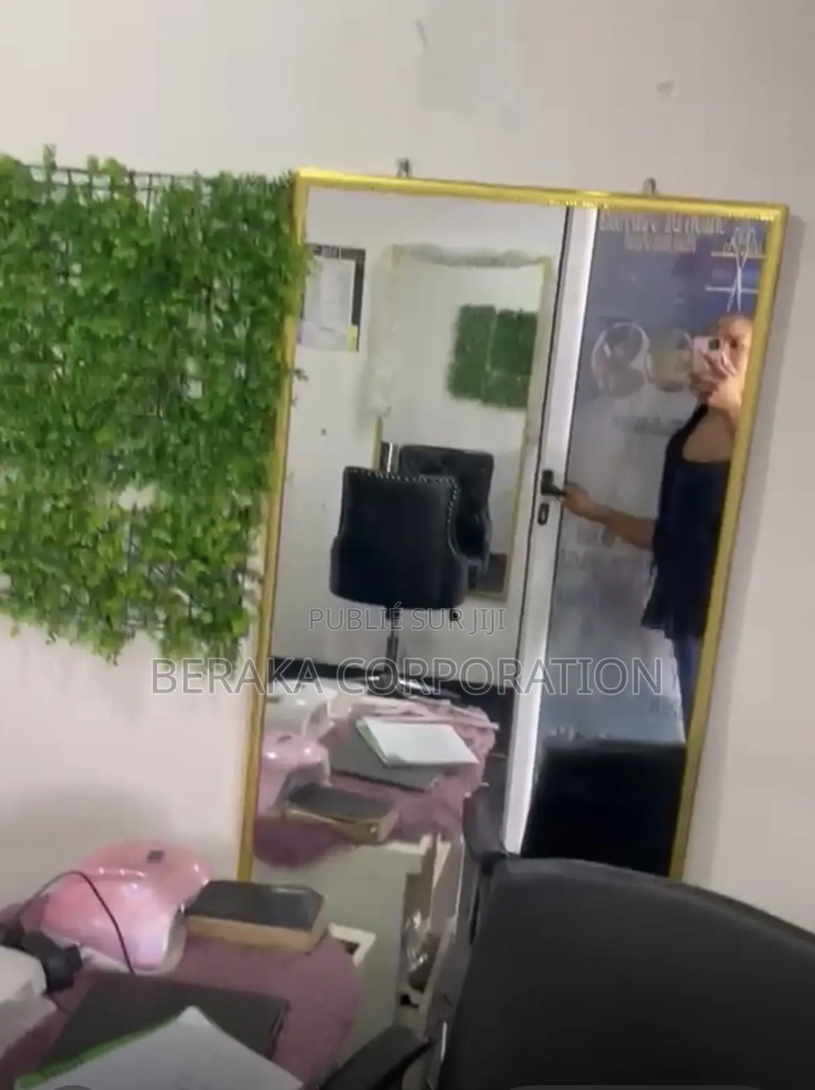 * À CÉDER – Salon De Coiffure Mixte (Hommes Femmes) –