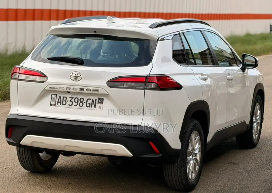 Toyota Corolla Cross 1.8 Petrol AWD 2022 Blanc