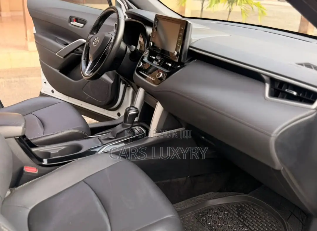 Toyota Corolla Cross 1.8 Petrol AWD 2022 Blanc